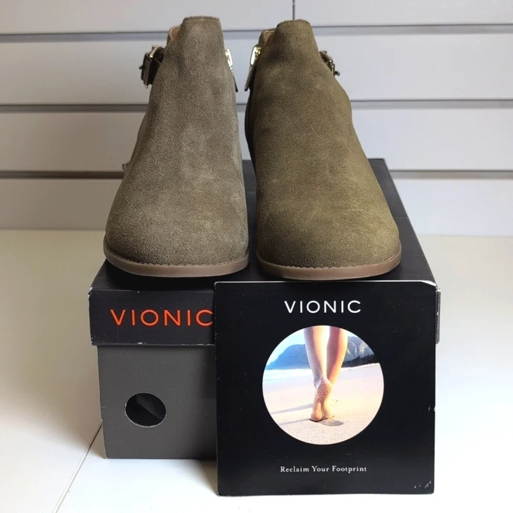 Vionic Womens Millie Suede Zipper Booties  NIB Size 8 Wide Olive